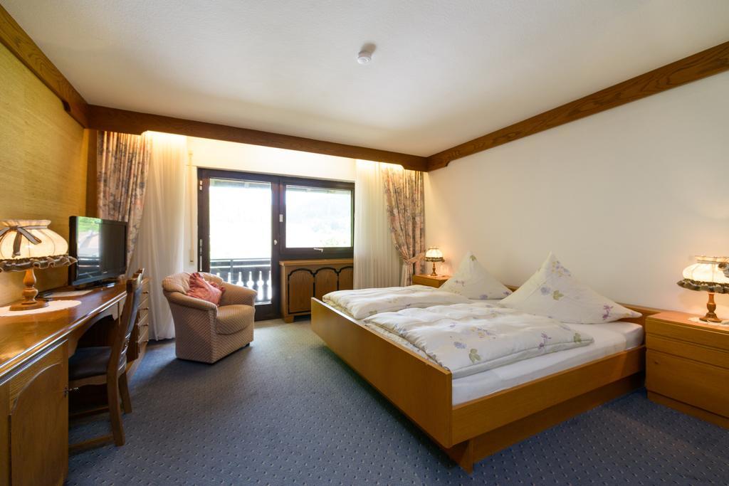 Hotel Schwarzwaldschaefer Enzklosterle Bagian luar foto