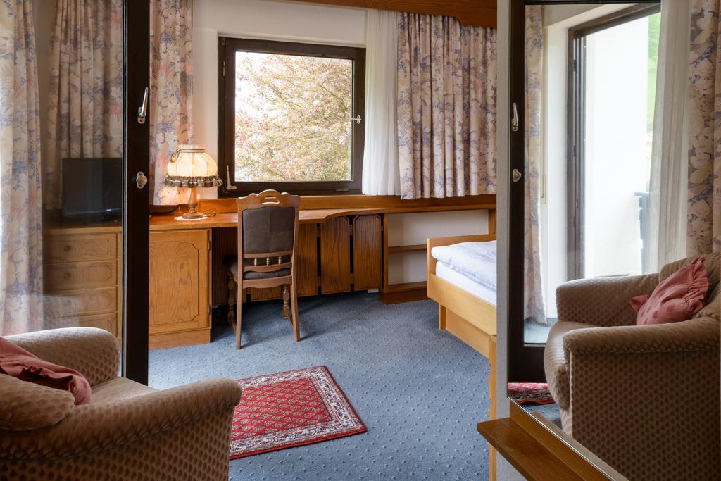 Hotel Schwarzwaldschaefer Enzklosterle Ruang foto