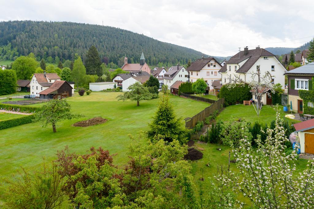 Hotel Schwarzwaldschaefer Enzklosterle Bagian luar foto
