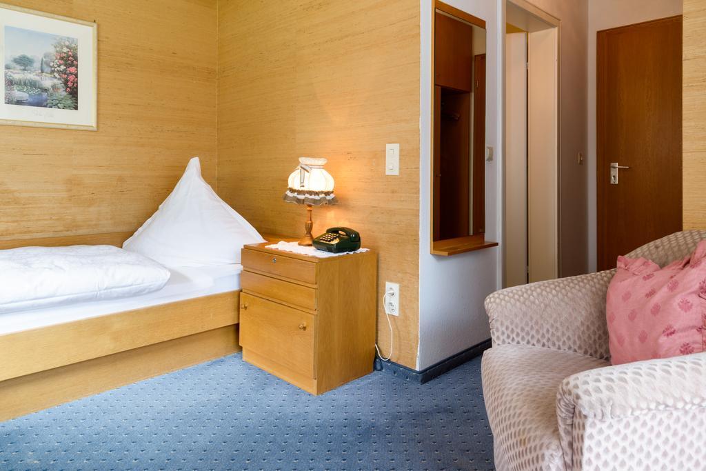 Hotel Schwarzwaldschaefer Enzklosterle Ruang foto