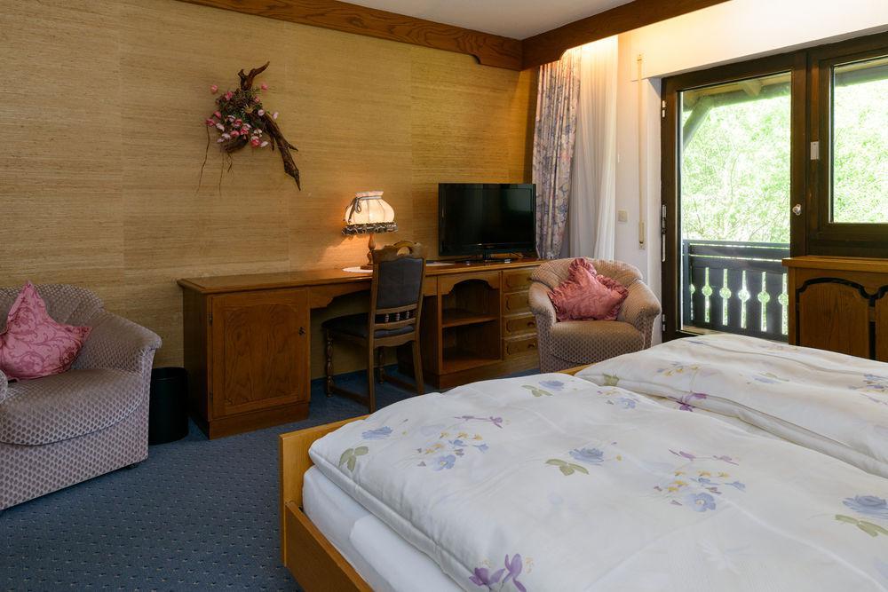 Hotel Schwarzwaldschaefer Enzklosterle Bagian luar foto